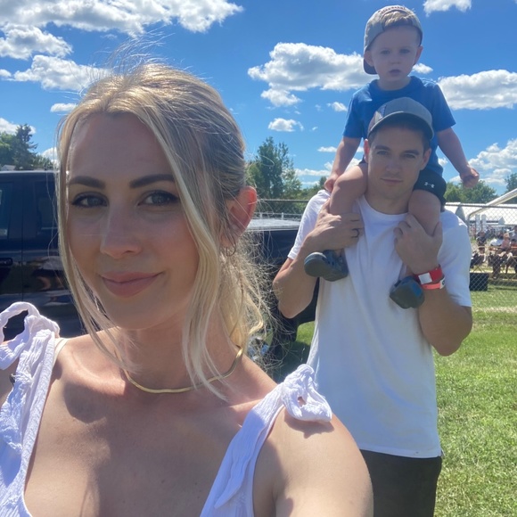 Meet your Posher, Jocelyn - Picture 1 of 1